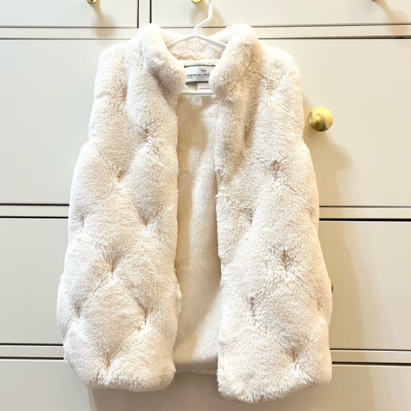 Faux Fur Vest - Picture 1 of 8